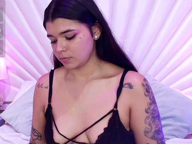HannaEvans live cam on BongaCams