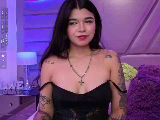 HannaEvans Live Webcam on BongaCams