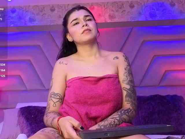 HannaEvans Live Webcam on BongaCams