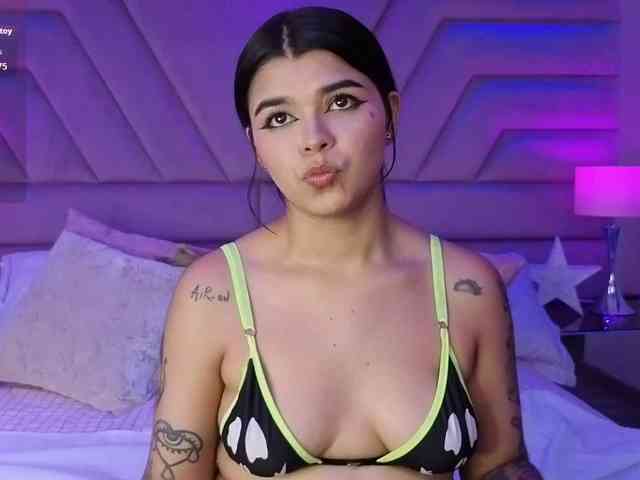 HannaEvans webcam