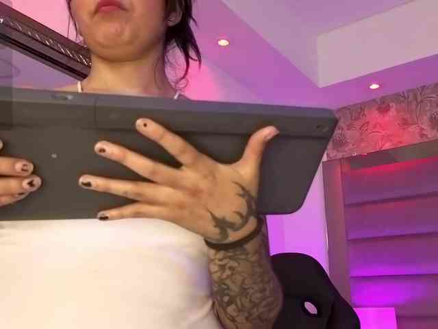 HannaEvans webcam