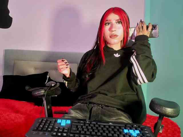Danna-tayy's cam show statistics and live stream