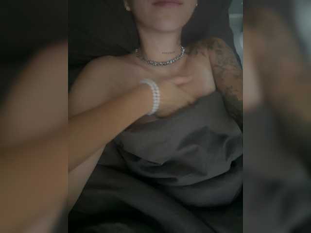 dutnedutaa live cam on BongaCams