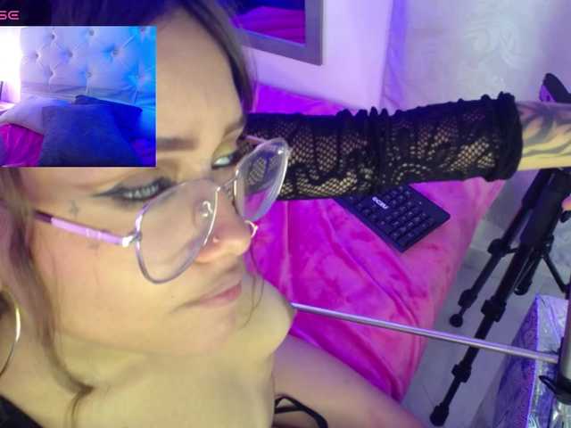 pretty-zoe live cam on BongaCams