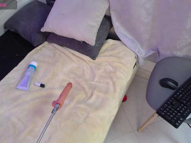 pretty-zoe live cam on BongaCams
