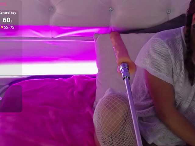 pretty-zoe live cam on BongaCams