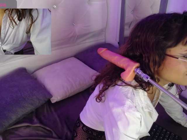 pretty-zoe live cam on BongaCams