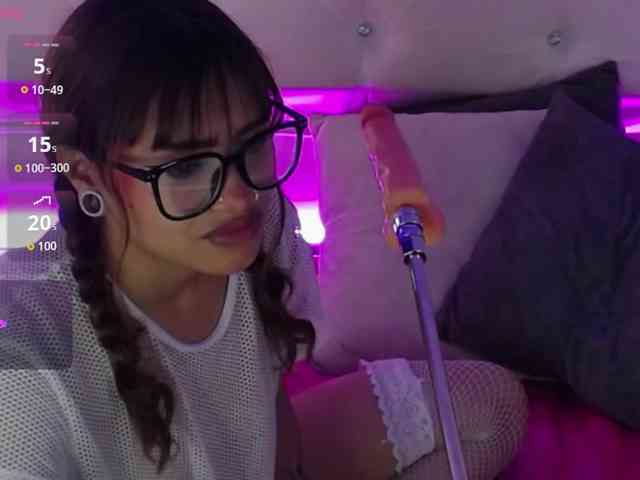 pretty-zoe