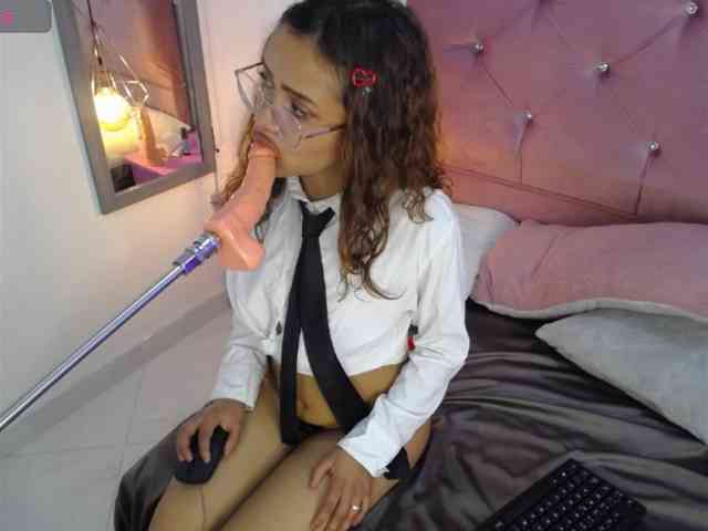 pretty-zoe