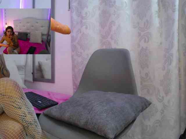pretty-zoe webcam