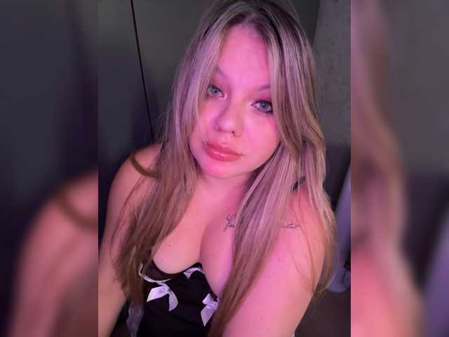 anasteishn1 live cam on BongaCams