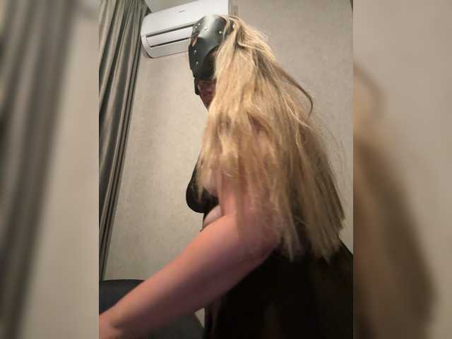 anasteishn1 live cam on BongaCams