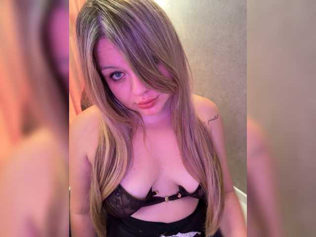 anasteishn1 live cam on BongaCams