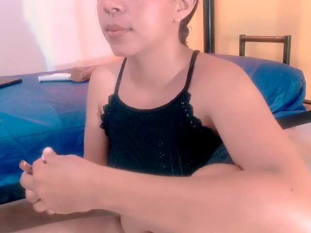 miajuice18 live cam on BongaCams