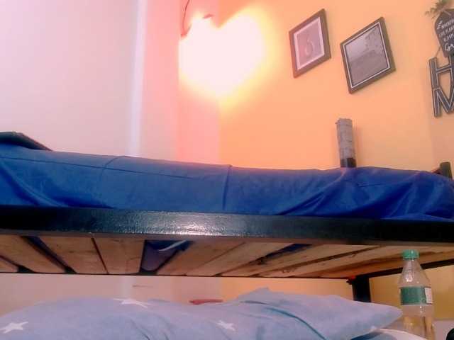 miajuice18 live cam on BongaCams
