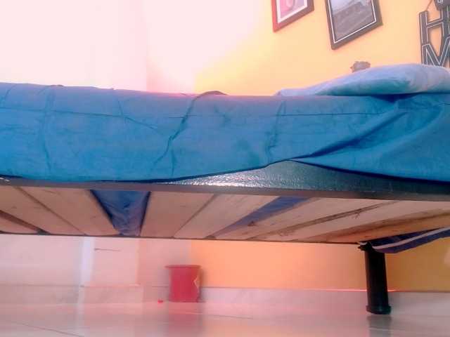 miajuice18 live cam on BongaCams