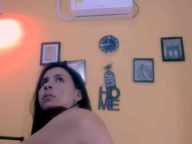Model: miajuice18