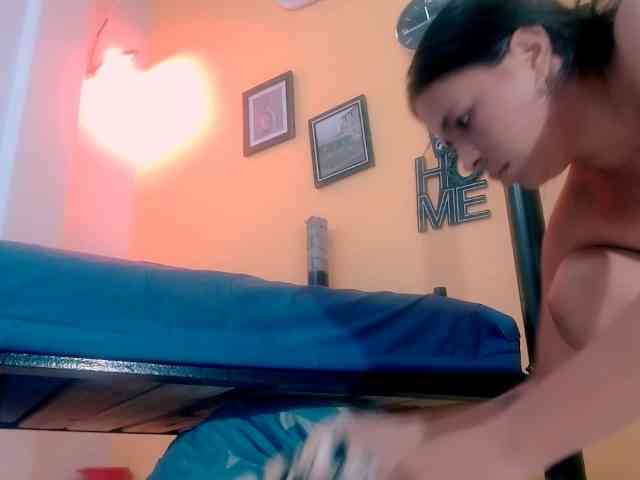 Model: miajuice18