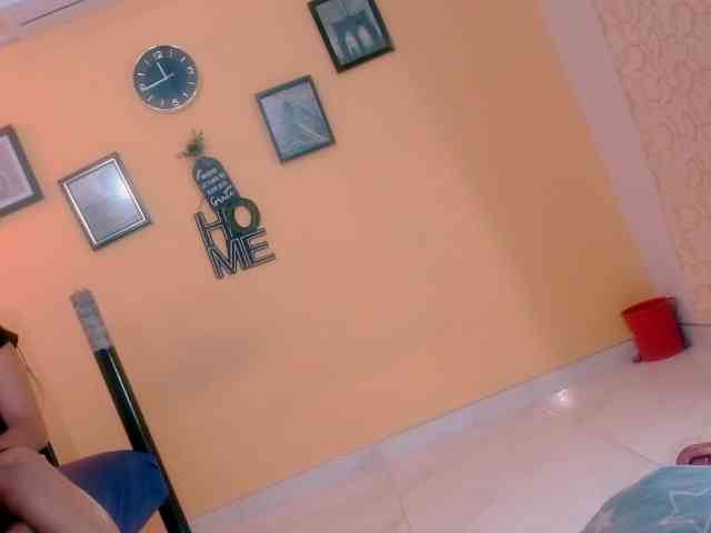 Model: miajuice18