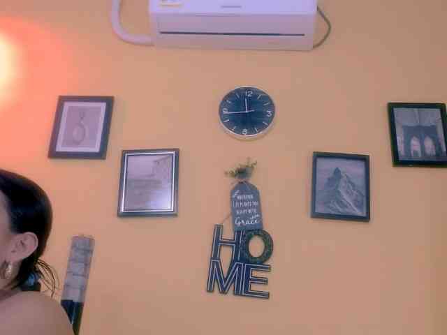 Model: miajuice18