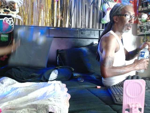 MrnMrsGoodi3tim3 live cam on BongaCams