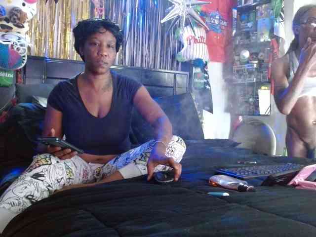 MrnMrsGoodi3tim3 webcam