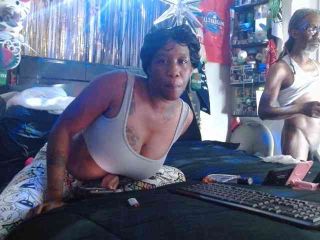 MrnMrsGoodi3tim3 webcam