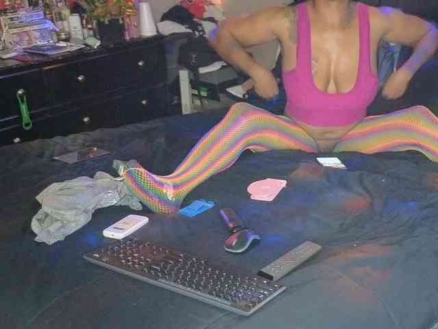 MrnMrsGoodi3tim3 webcam