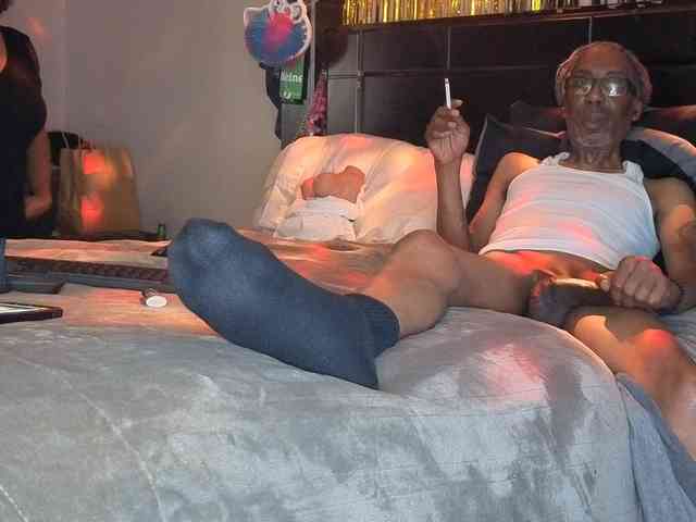 MrnMrsGoodi3tim3 webcam