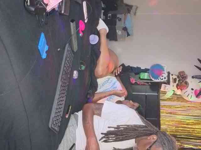 MrnMrsGoodi3tim3 webcam