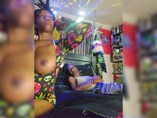 MrnMrsGoodi3tim3 webcam