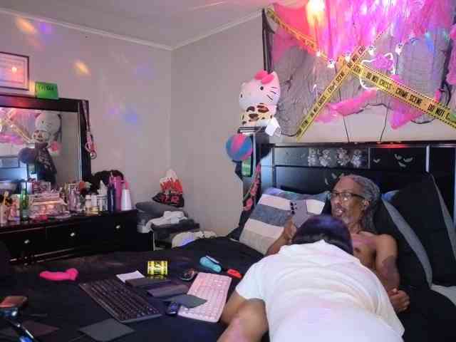 MrnMrsGoodi3tim3 webcam
