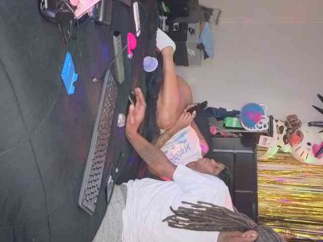 MrnMrsGoodi3tim3 webcam