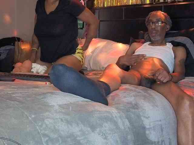 MrnMrsGoodi3tim3 webcam