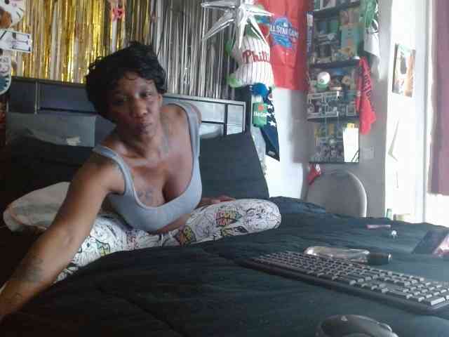 MrnMrsGoodi3tim3 webcam