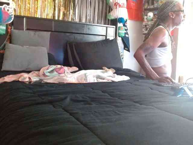 MrnMrsGoodi3tim3 webcam