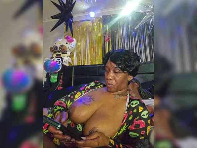 MrnMrsGoodi3tim3 webcam