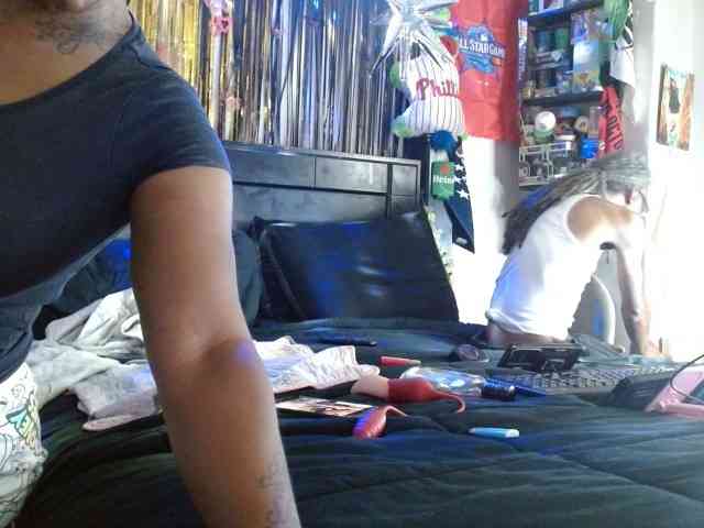 MrnMrsGoodi3tim3 webcam