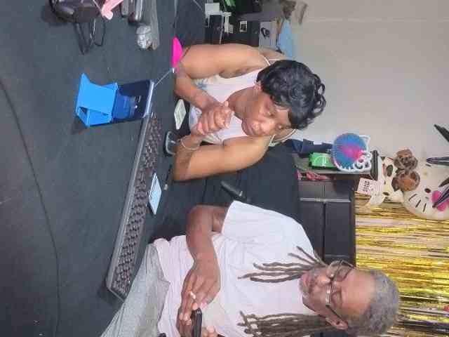MrnMrsGoodi3tim3 webcam