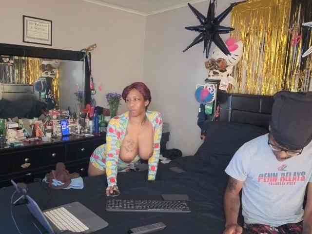 MrnMrsGoodi3tim3 webcam