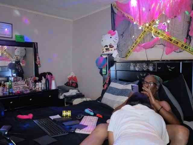 MrnMrsGoodi3tim3 Live Webcam on BongaCams