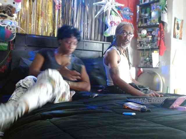 MrnMrsGoodi3tim3 webcam