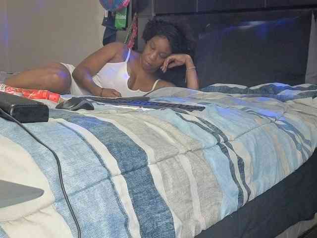 MrnMrsGoodi3tim3 webcam