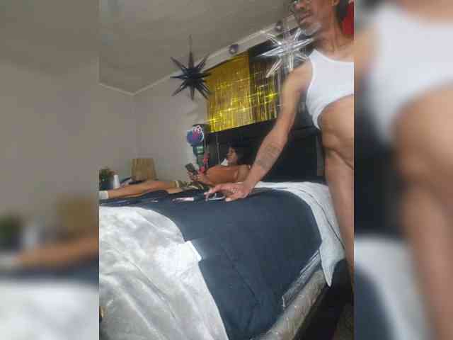 MrnMrsGoodi3tim3 webcam