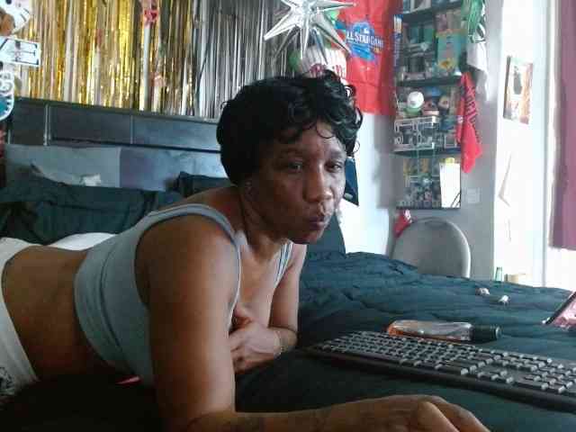 MrnMrsGoodi3tim3 webcam