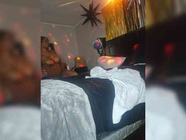 MrnMrsGoodi3tim3 webcam