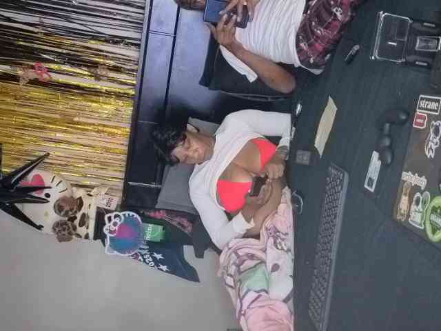 MrnMrsGoodi3tim3 webcam