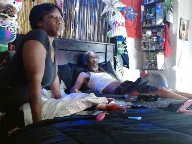 MrnMrsGoodi3tim3 webcam