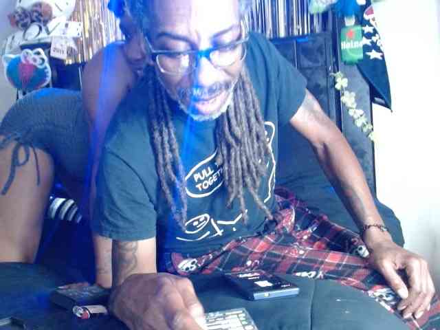 MrnMrsGoodi3tim3 webcam
