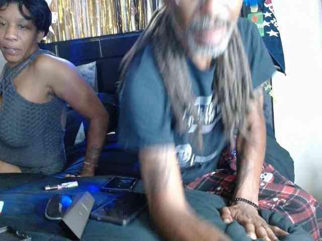 MrnMrsGoodi3tim3 webcam